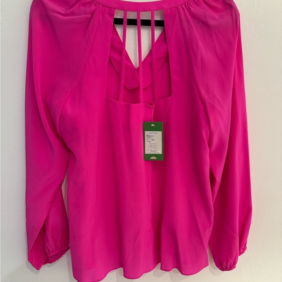 Lilly Pulitzer blouse- NEW size M - Picture 3 of 4